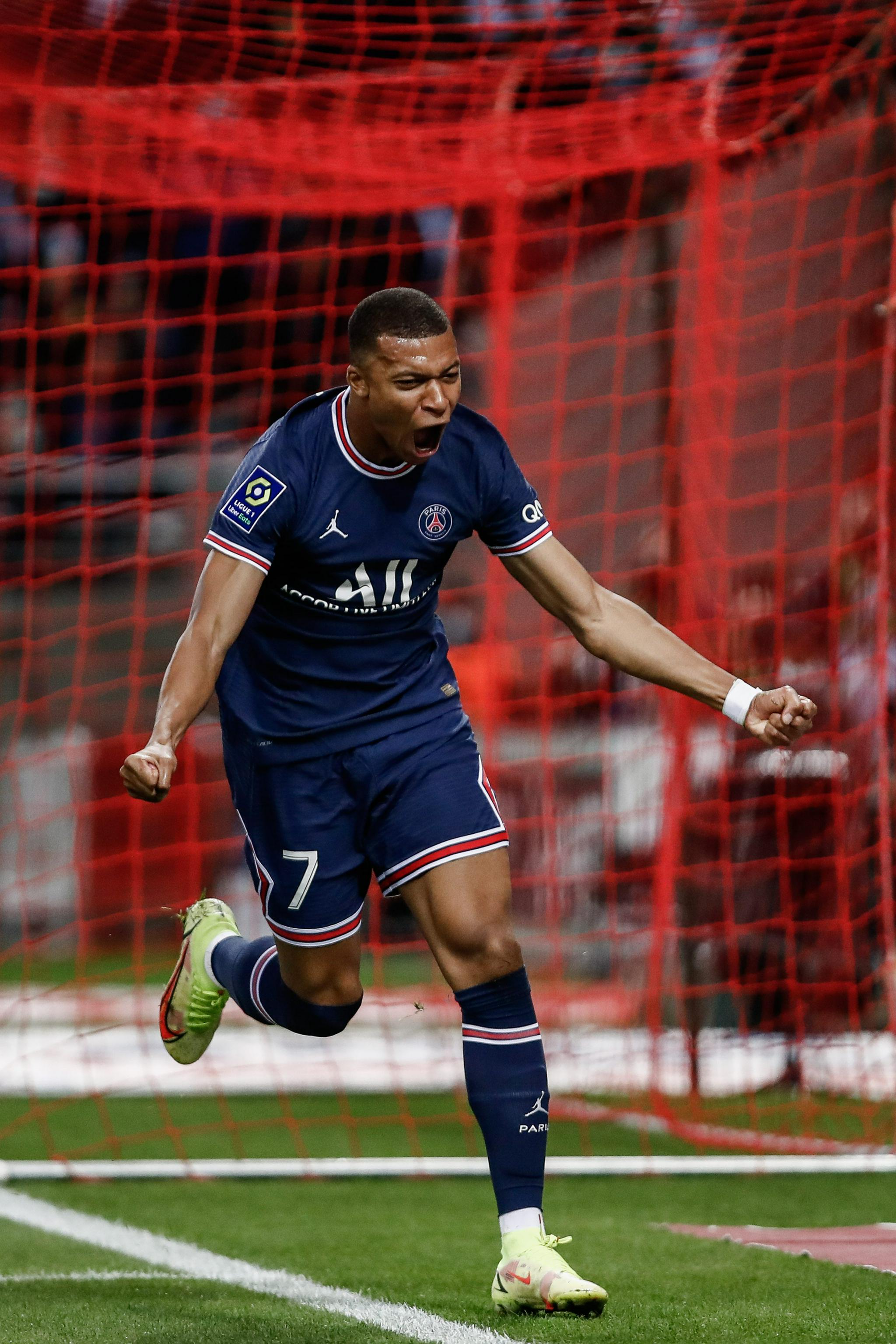 罗马诺：拉莫斯将离开蒙特雷，他希望加盟新球队而不是退役（罗马诺：拉莫斯将告别蒙特雷，更愿加盟新东家而非退役）