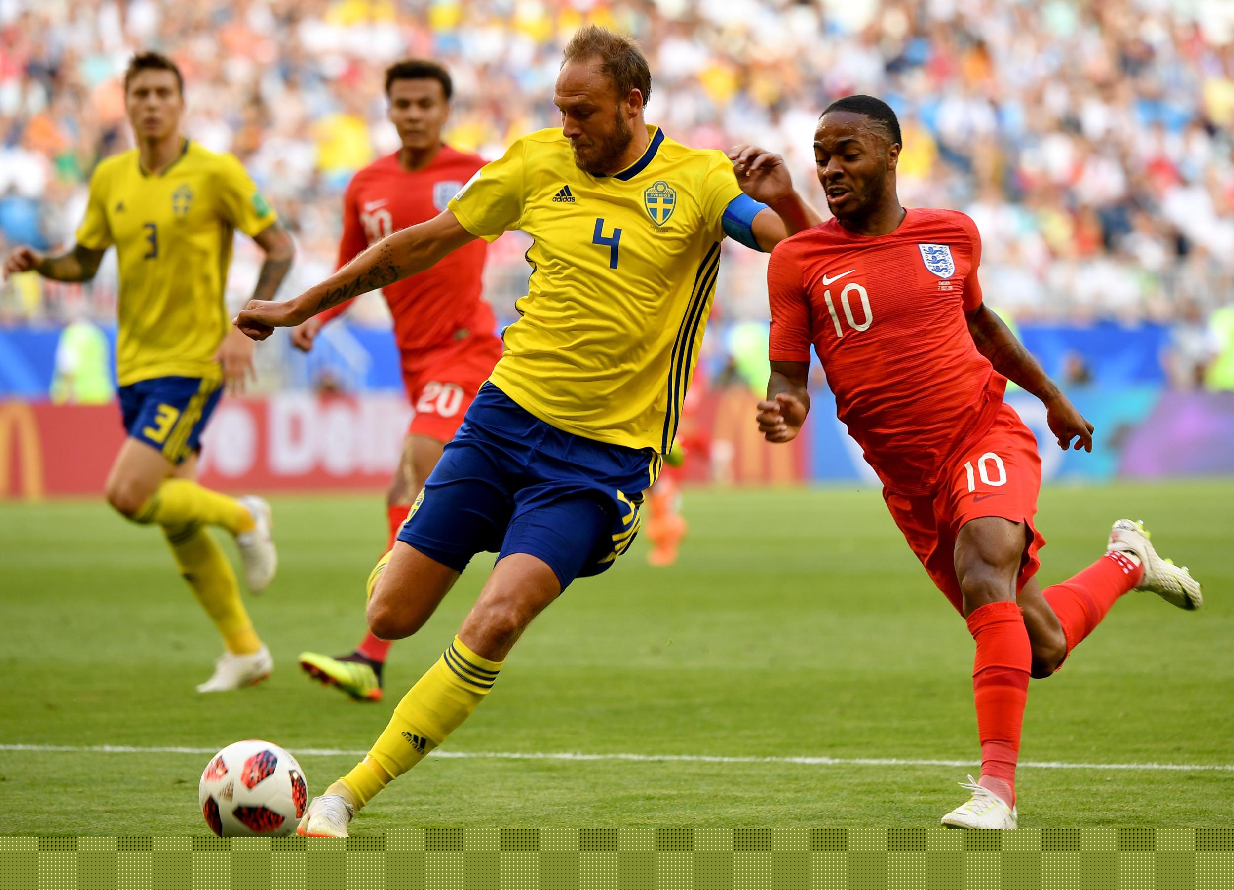 卡尔：我从凯恩、基米希等队友身上学到很多东西（卡尔：向凯恩、基米希等队友学到了许多）