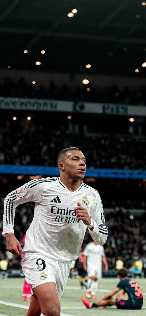 马卡：费兰本赛季状态火热，进球效率已超过维尼修斯和萨拉赫（马卡：费兰今季状态爆棚，进球效率已高于维尼修斯与萨拉赫）