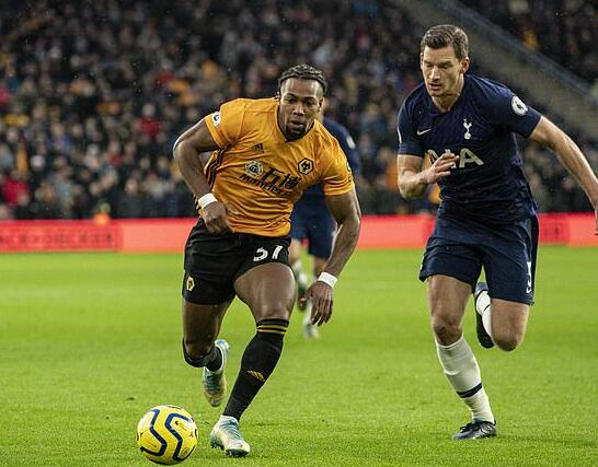 4大科技赋能足球，助力小球员身心脑体全面发展（四大科技加码足球，推动小球员身心脑体全方位成长）