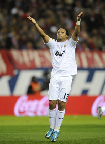 7秒之差无缘世界杯，匈牙利队长索博斯洛伊赛后瘫坐+痛哭（仅差7秒错失世界杯，匈牙利队长索博斯洛伊赛后瘫坐痛哭）