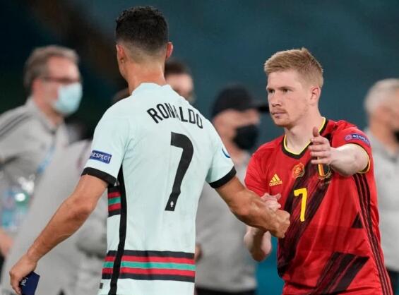 前主帅谈小麦代表苏格兰出战：所有苏格兰人都该感谢穆里尼奥（前教练谈麦克托米奈披苏格兰战袍：所有苏格兰人都应感谢穆里尼奥）