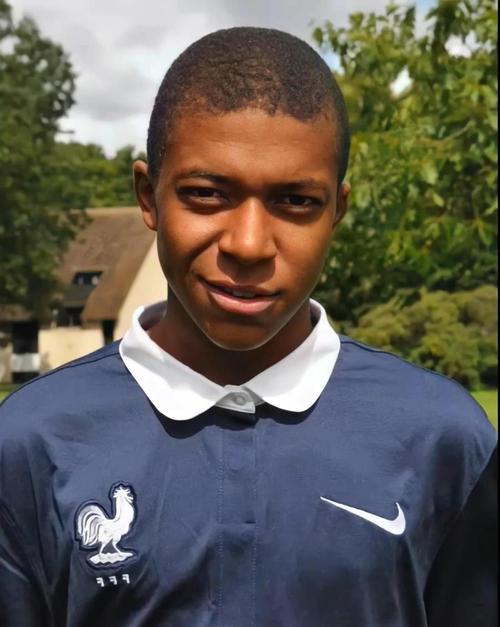 官方：津巴布韦中场里莫塔因紧急家庭事务无缘出战埃及（官方：因家庭突发情况，津巴布韦中场里莫塔将缺席对阵埃及）