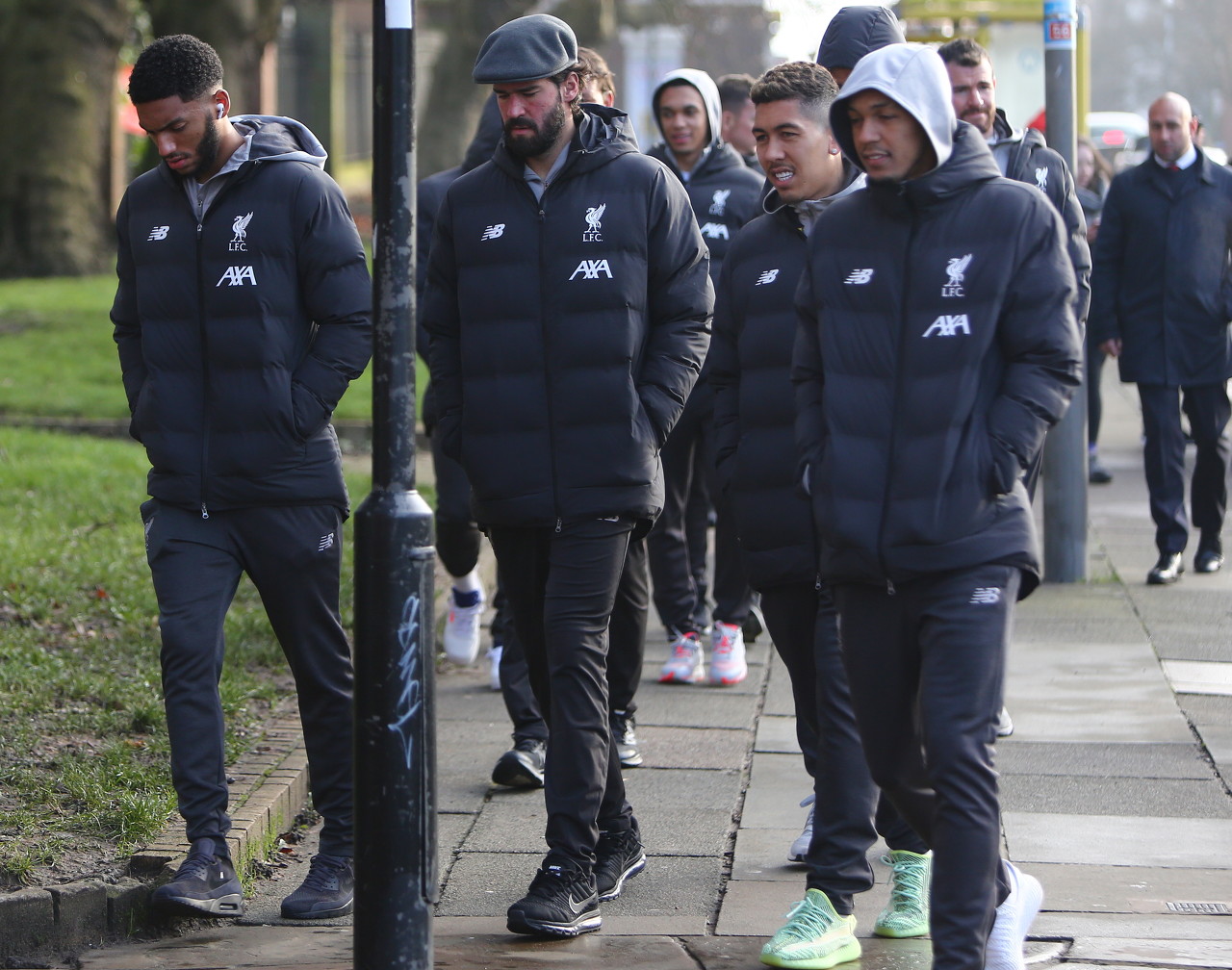 愿无大碍，圣保罗官方：奥斯卡出现心脏异常，送医后情况稳定（圣保罗官方通报：奥斯卡心脏异常入院，目前情况稳定）