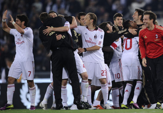 巴萨梅西任意球破门助球队领先（梅西任意球破门，巴萨先拔头筹）